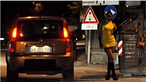 Prostituzione e legge: un vuoto normativo che rischia di allargarsi