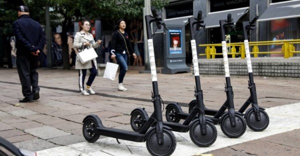 Helbiz torna a Milano: monopattini e bici elettriche per ridurre lo smog