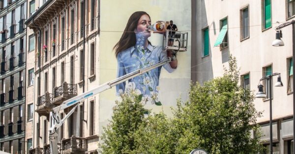 A Milano un murales innovativo che contribuisce a ridurre l'inquinamento