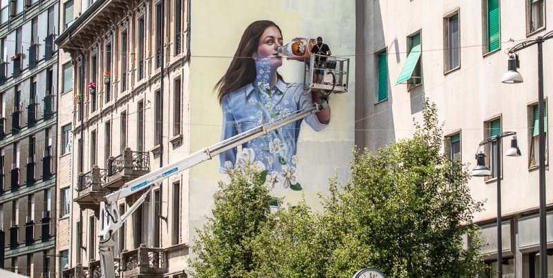 A Milano un murales innovativo che contribuisce a ridurre l'inquinamento