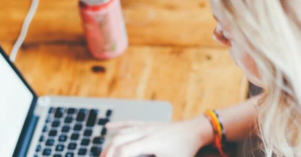 Non trovi la scuola che fa per te? Prova con l’homeschooling e le scuole online