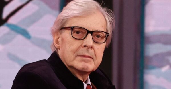 Vittorio Sgarbi e la malattia: di cosa soffre il famoso critico d'arte