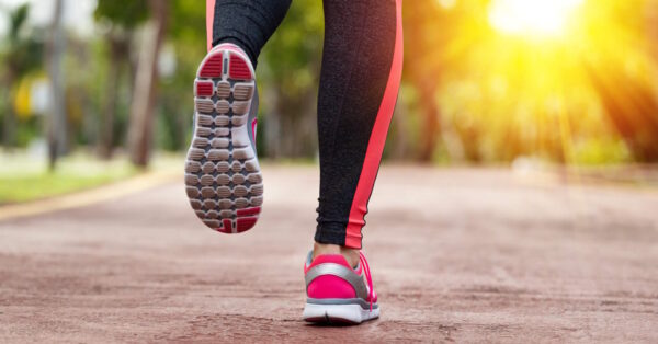 Camminata quotidiana: elisir per il cervello e funzioni cognitive