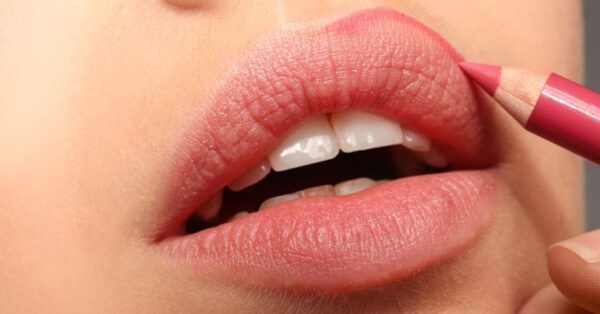 Lip stain: tutto su colore, durata e rimozione