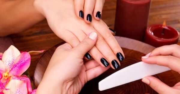 Unghie barocche: la nail art opulenta ispirata a Dolce&Gabbana