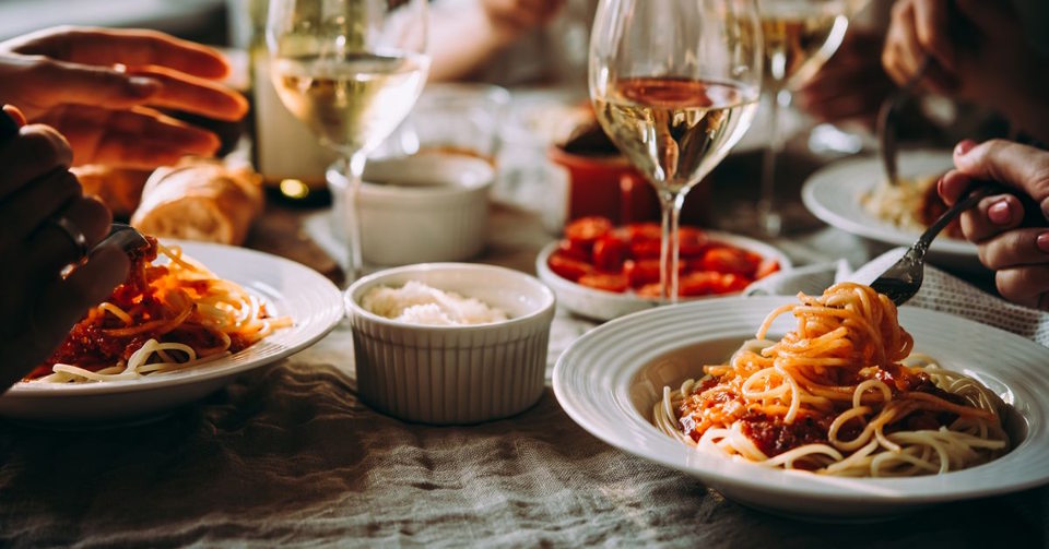 Pesti estivi: benefici nutrizionali e ricette salutari